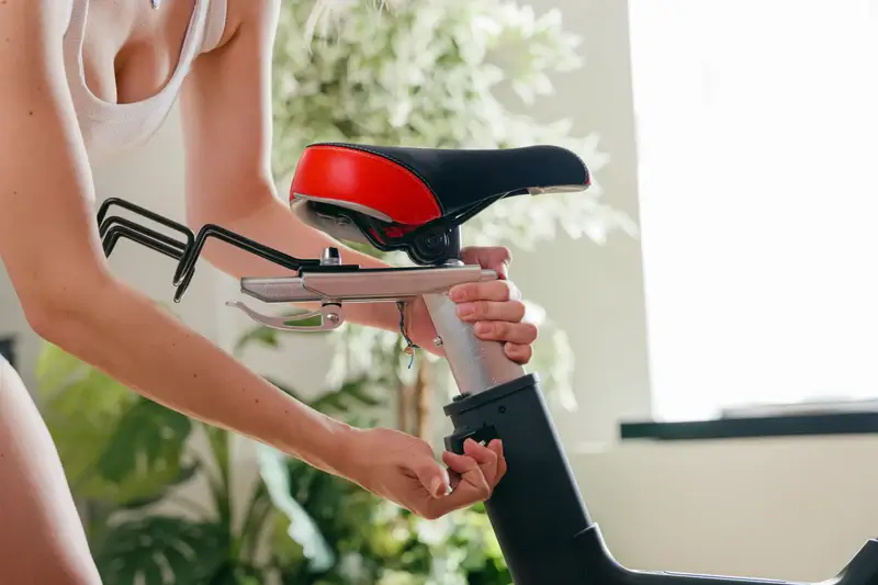 Sole SB1200 Training Cycle Spin Bike Entertainment - Image 18